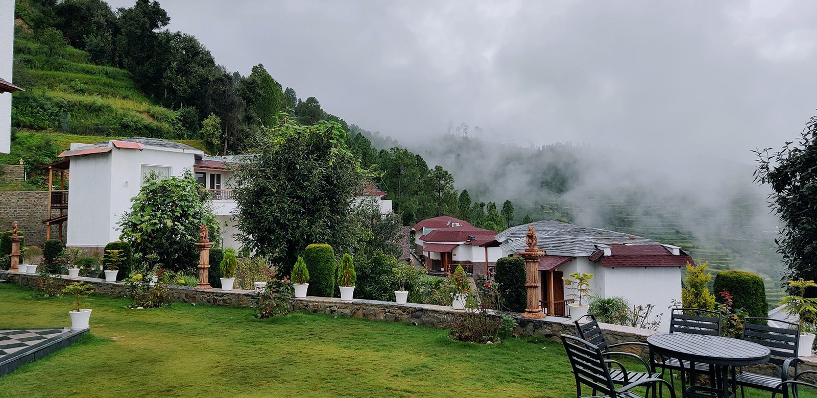 Vatsyayana Resort Snow View